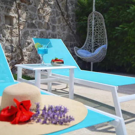 F In - Makarska Villa